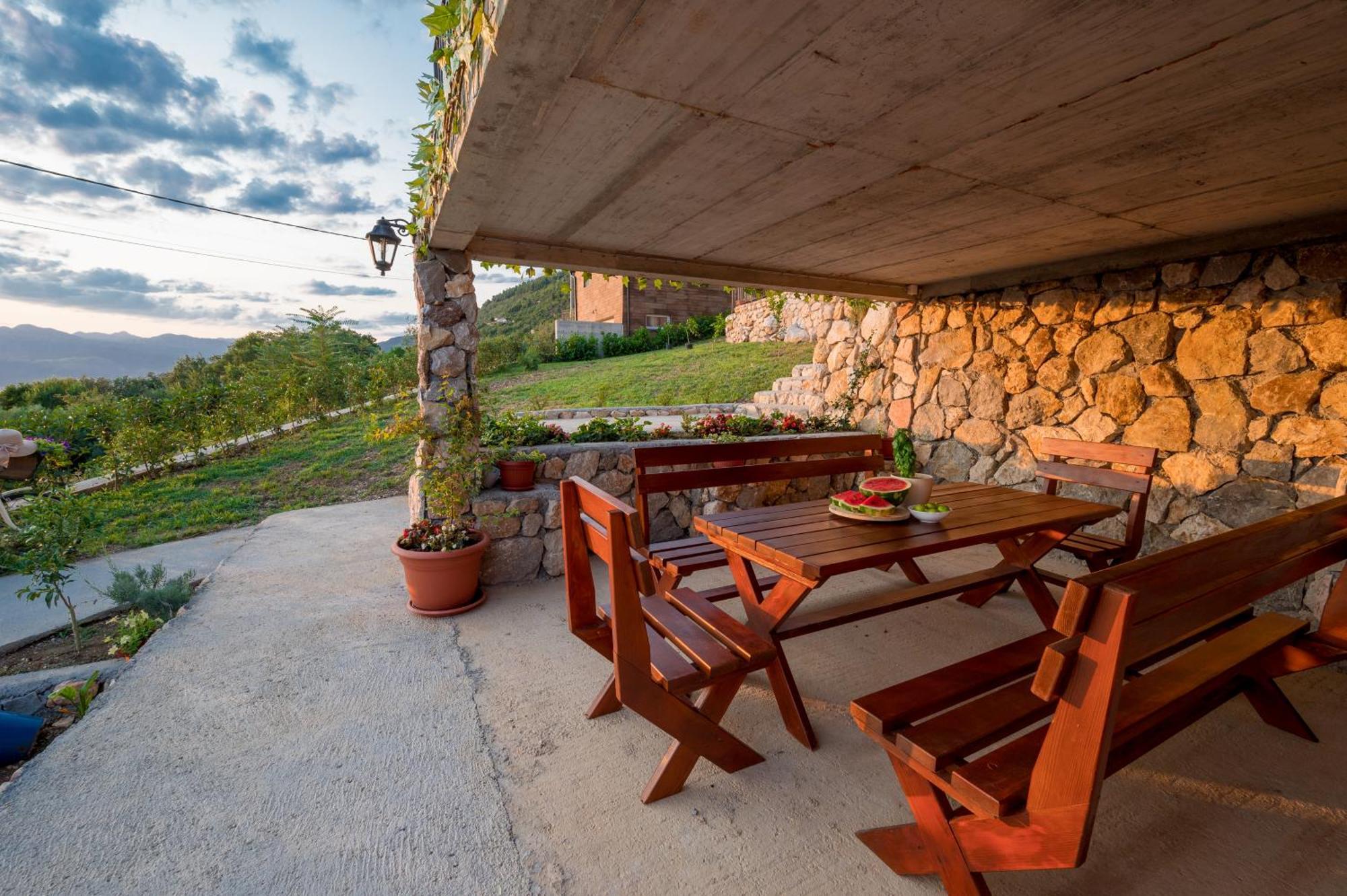 Apartment Macic Dub II Kotor Exterior photo